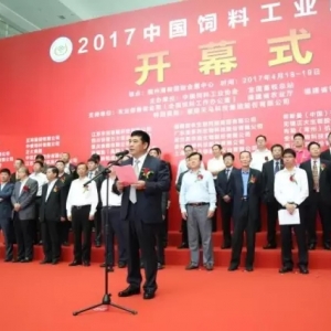 600������ИI��Ӣ�����C���ڸ��ݣ��l�����Z�ˣ�һ���hâ��
