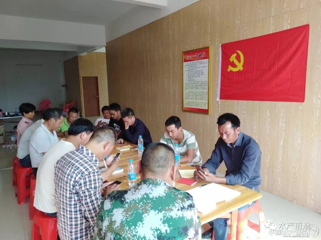 ���ߺڳ����e��ʽ��