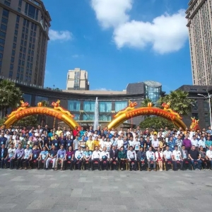 ʯ���~(y��)�l(f��)չ�ѽ�(j��ng)����ƿ�i�ڣ������_(k��i)��������