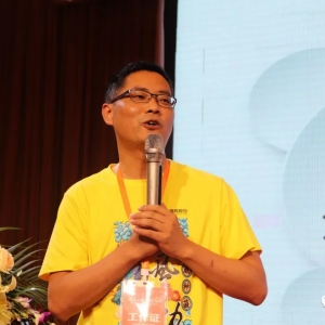 ��K(li��n)�ӣ�ͨ���Mһ���Ƅӌ��r�B(y��ng)ֳ�I(y��)�l(f��)չ